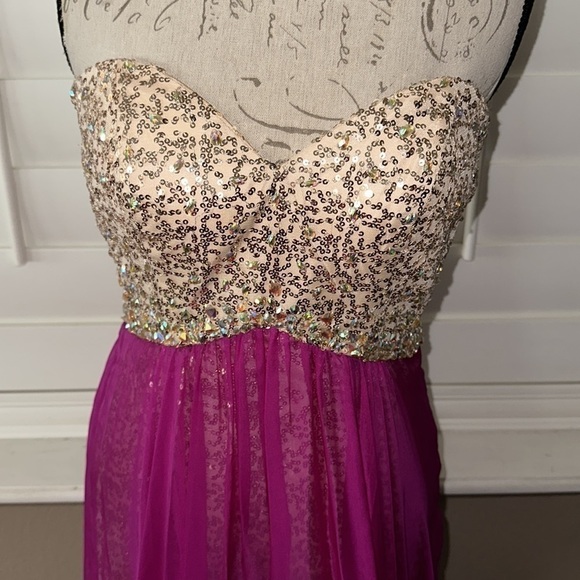 La Femme Magenta Paradise Embellished Layered-Skirt Sweetheart Gown - Picture 7 of 16